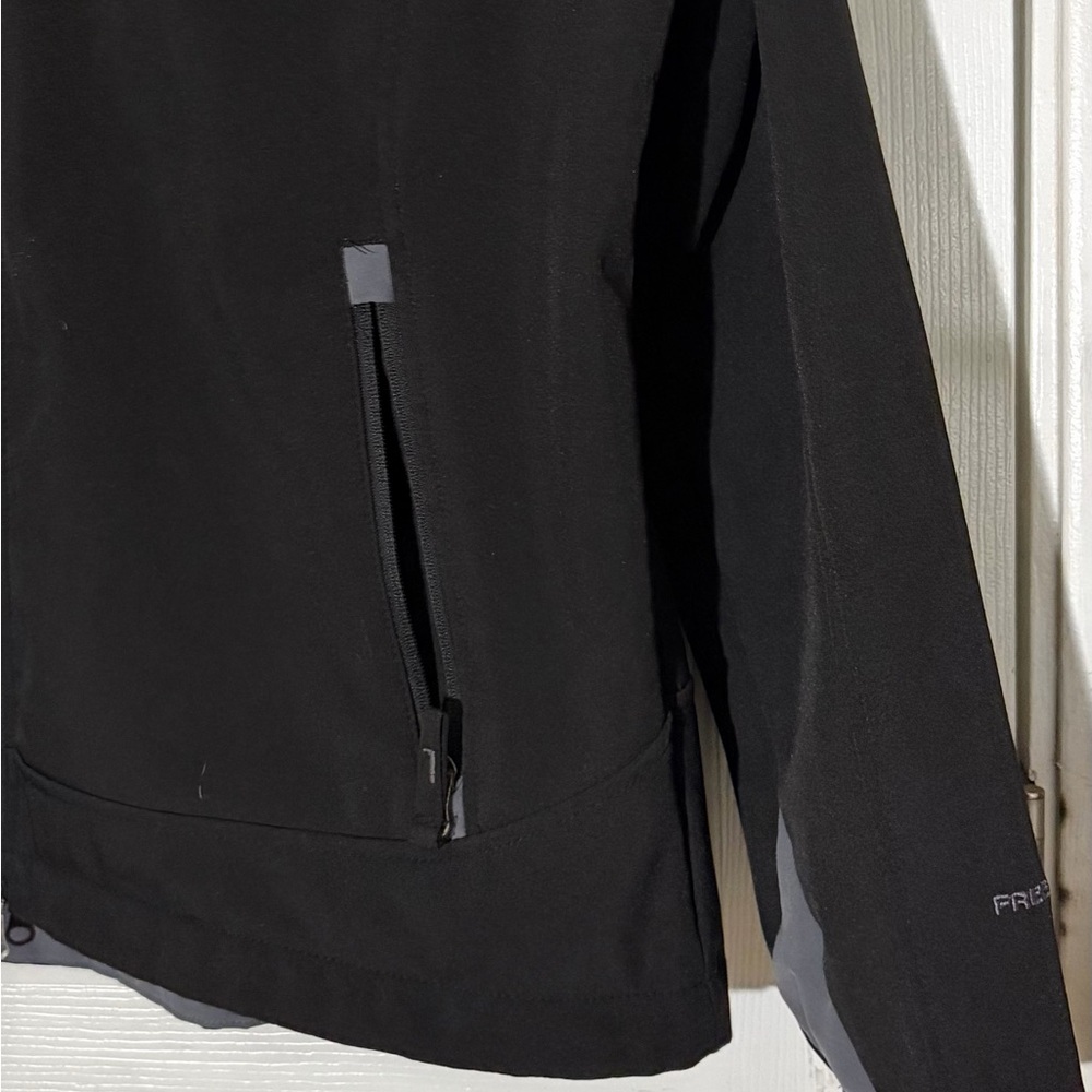 Free Country Hodeed Full Zipper Black Softshell Jacket with Gray Accents Sz‎ L - Picture 5 of 12